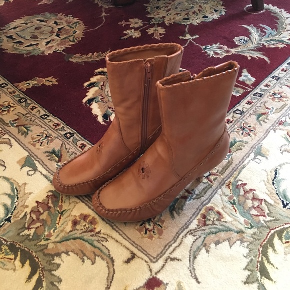 Liz Claiborne Flex Leather Boots - Picture 2 of 5