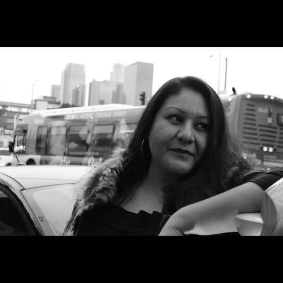 Meet your Posher, Elizabeth - Picture 2 of 3