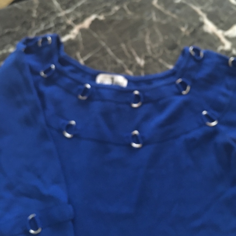 Blouse - Picture 2 of 3