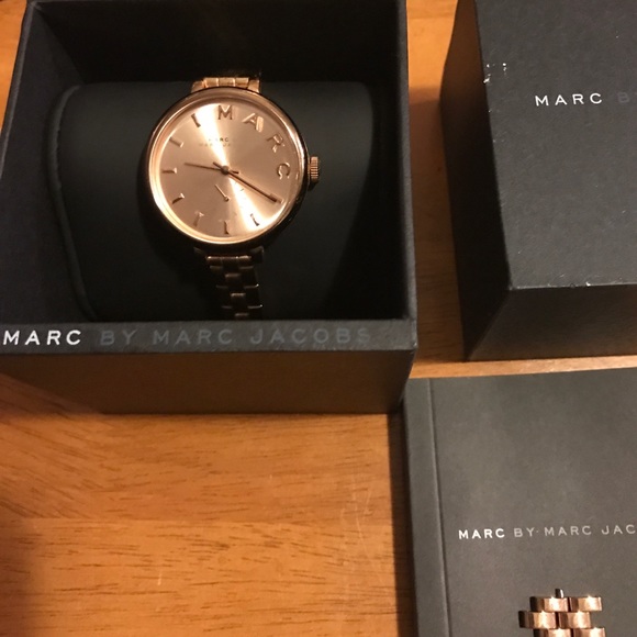Marc by Marc Jacobs Accessories - 🔥🔥🔥Marc by Marc Jacobs rose gold sally MBM3364