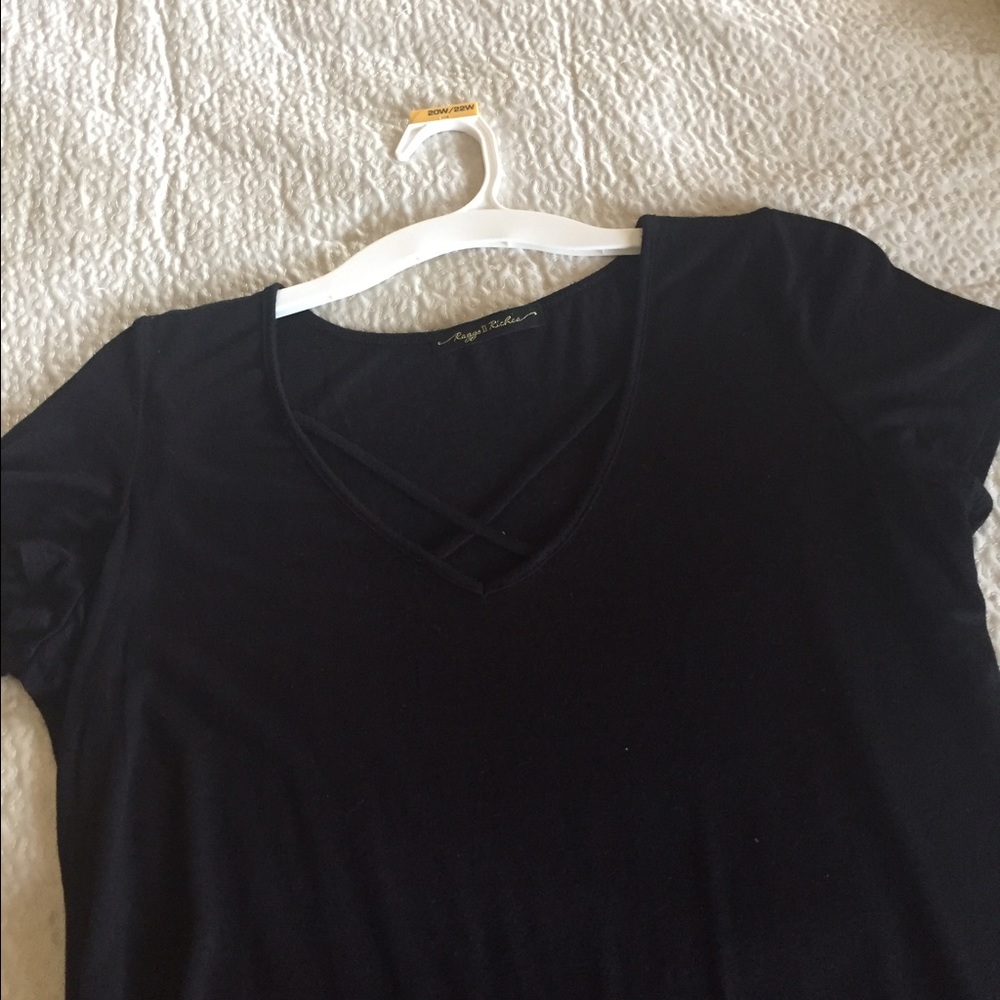 Black cross over tee