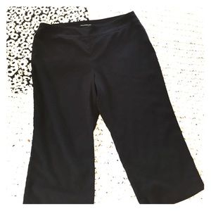 Black pull on capris