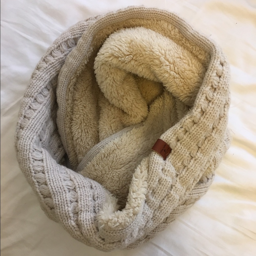 Bickley & Mitchell Pointelle Knit Eternity Scarf