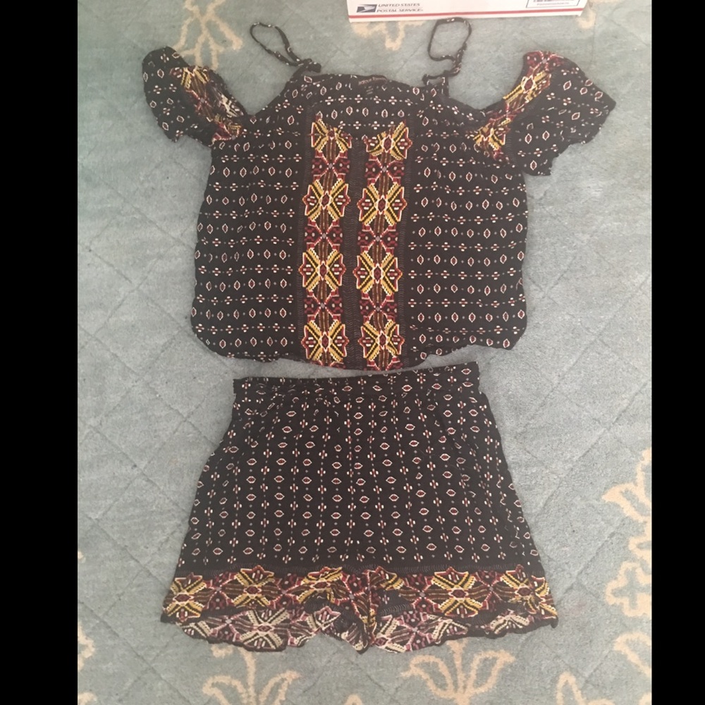 Adorable printed short and top set