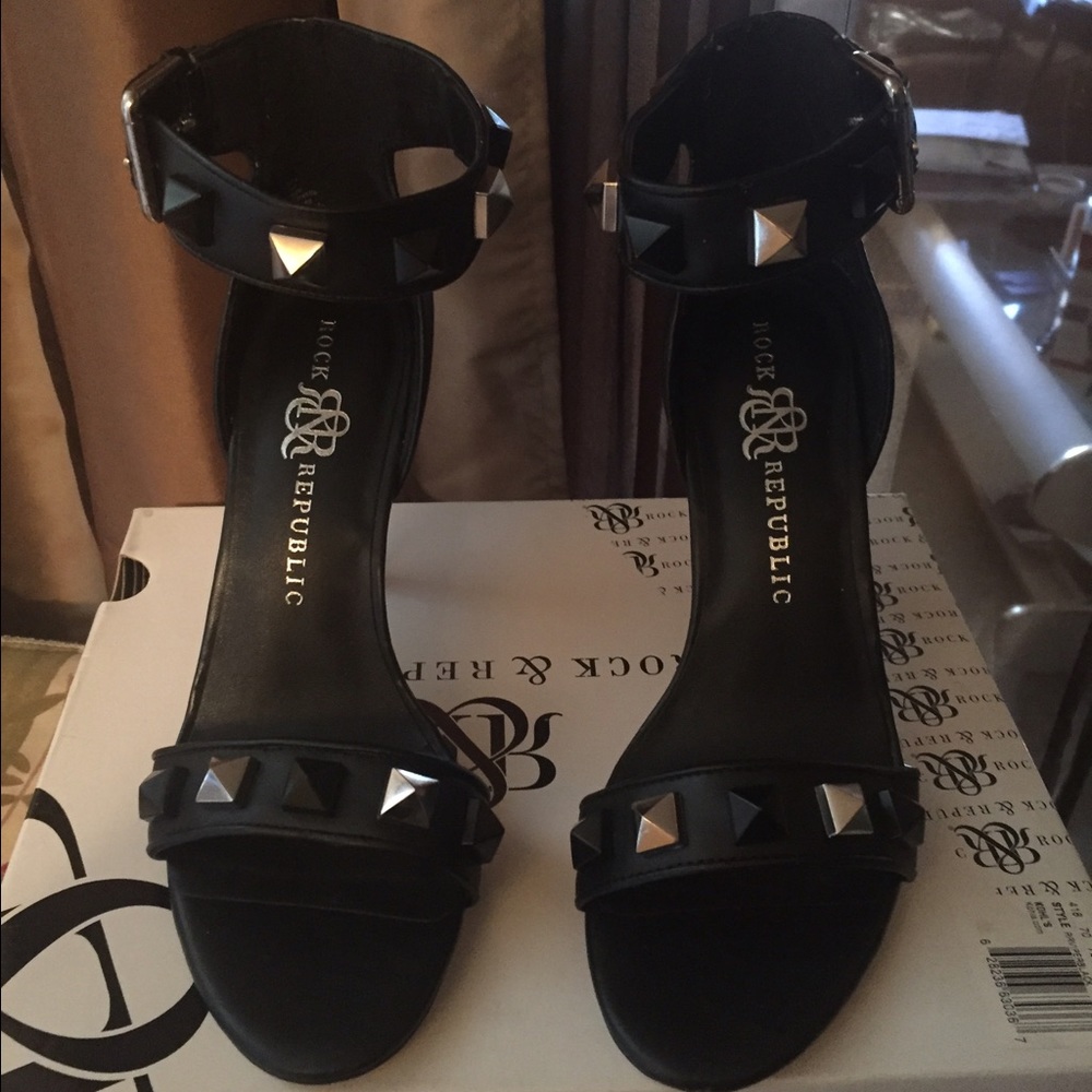 Women sandals