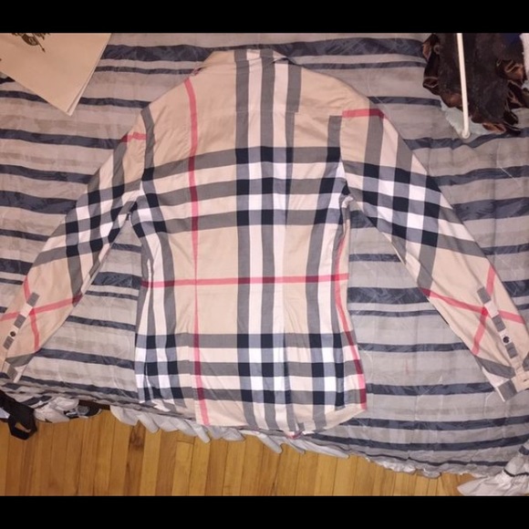 Burberry shirt size small - Picture 3 of 5