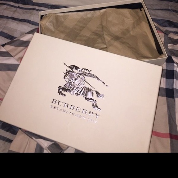 Burberry shirt size small - Picture 4 of 5