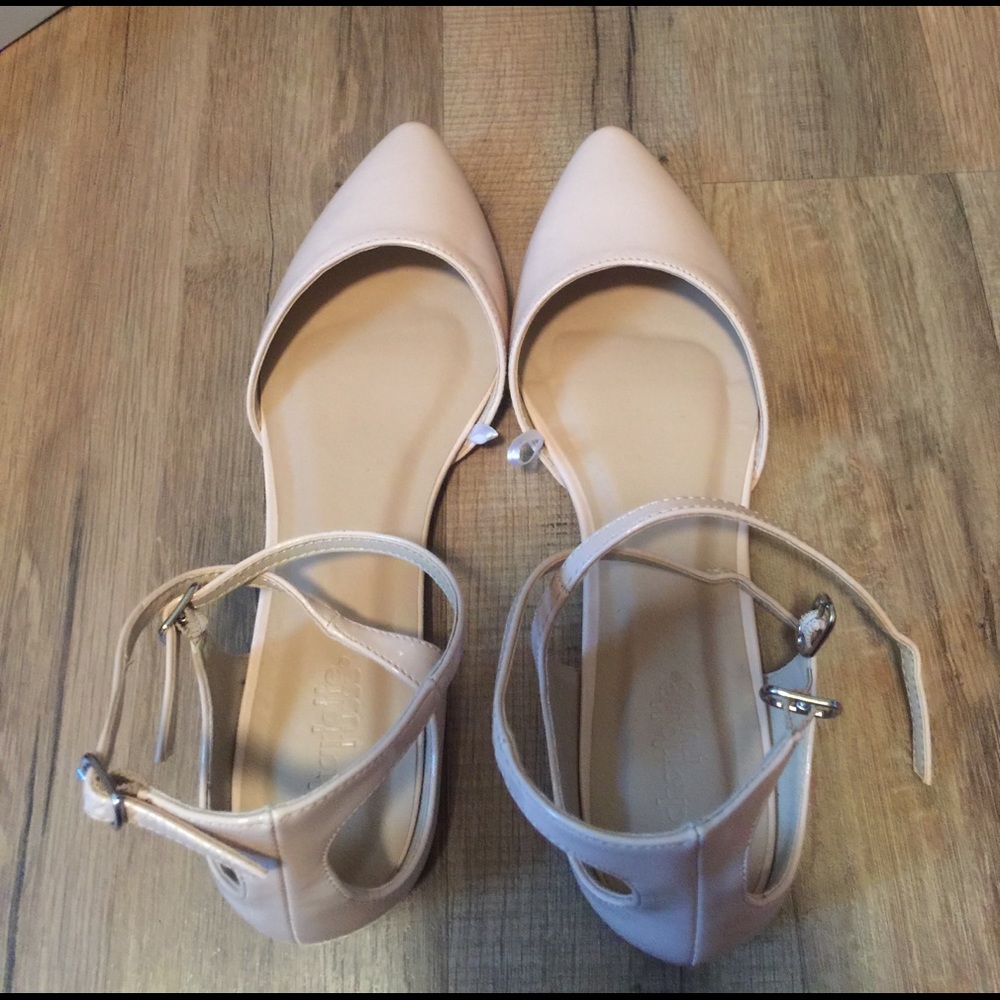 Nude flats
