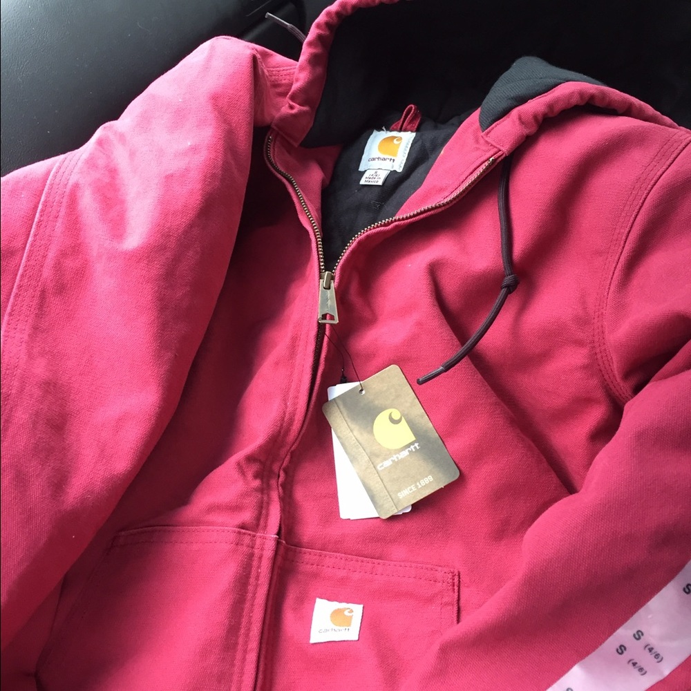 NWT women's carhartt in crab apple red!
