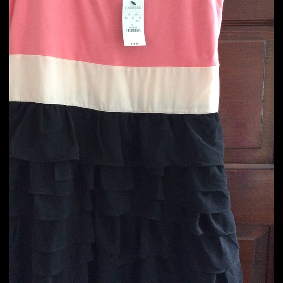 Express dress - Picture 2 of 2
