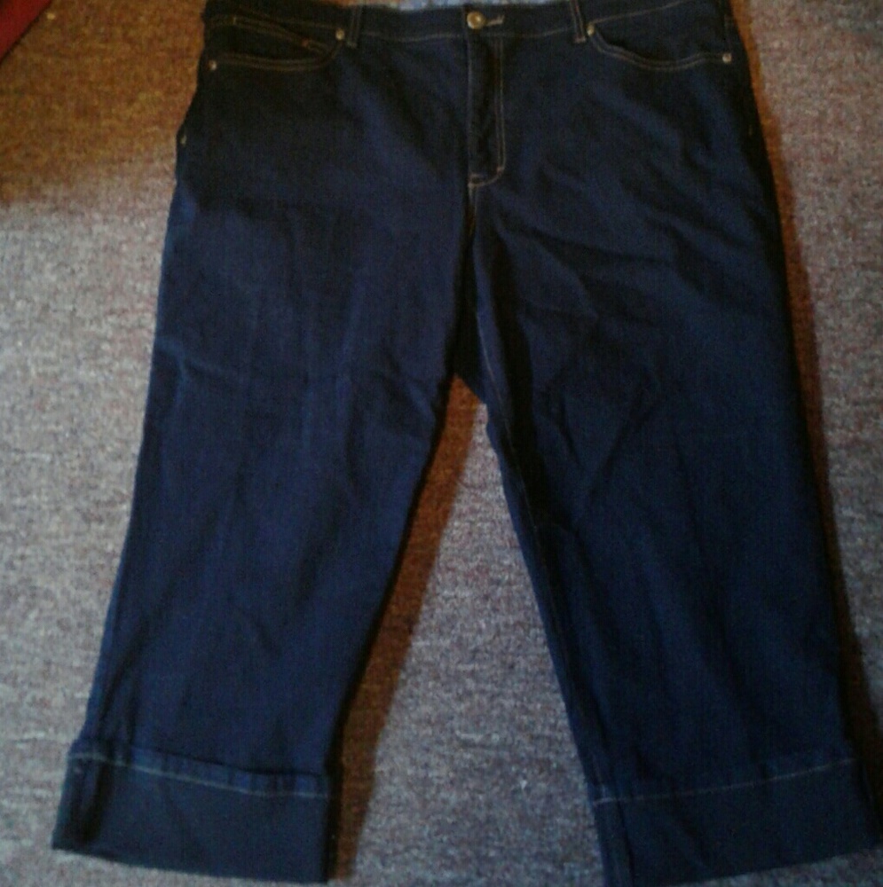 Faded glory dark blue capris