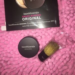 BRAND NEW Bare Minerals Foundation and Brush💋💙
