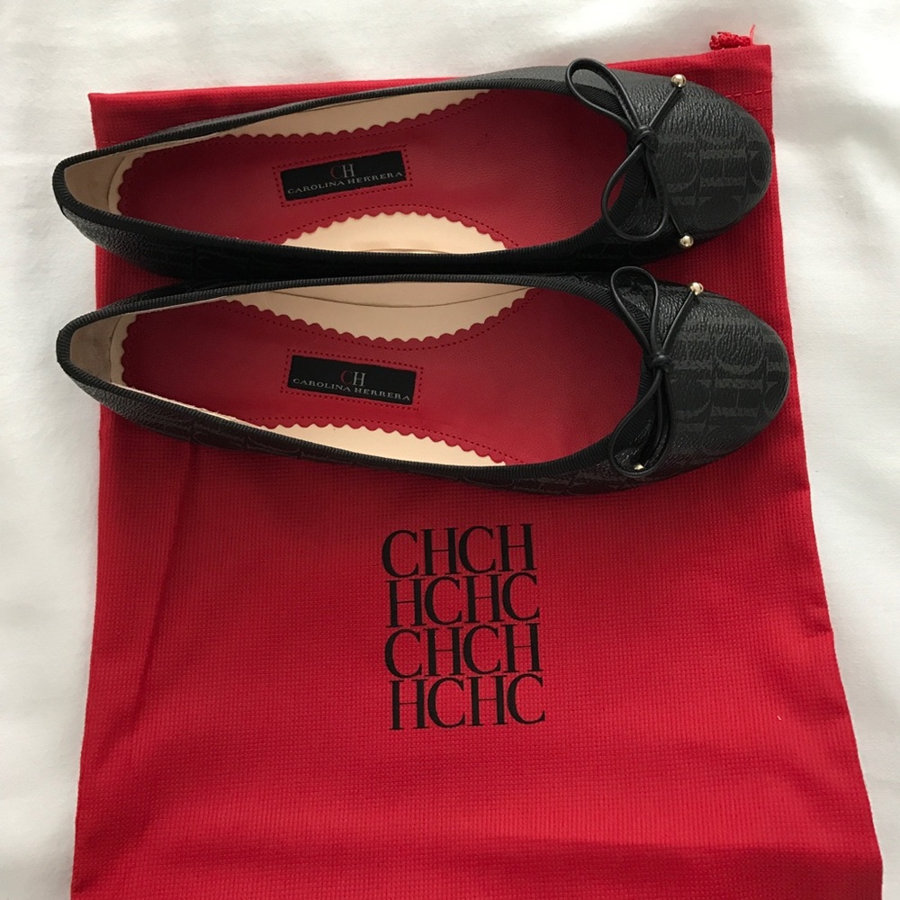 Carolina Herrera ballet flats size 37