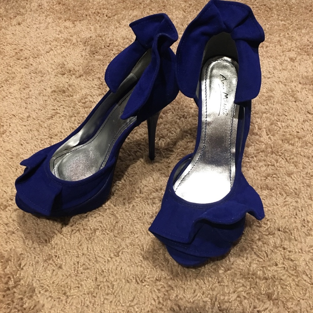Cobalt blue ruffle heal