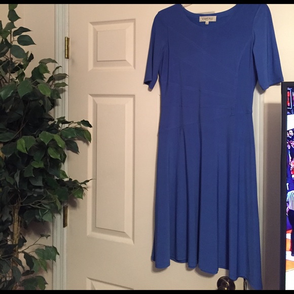 Dress - Picture 3 of 4