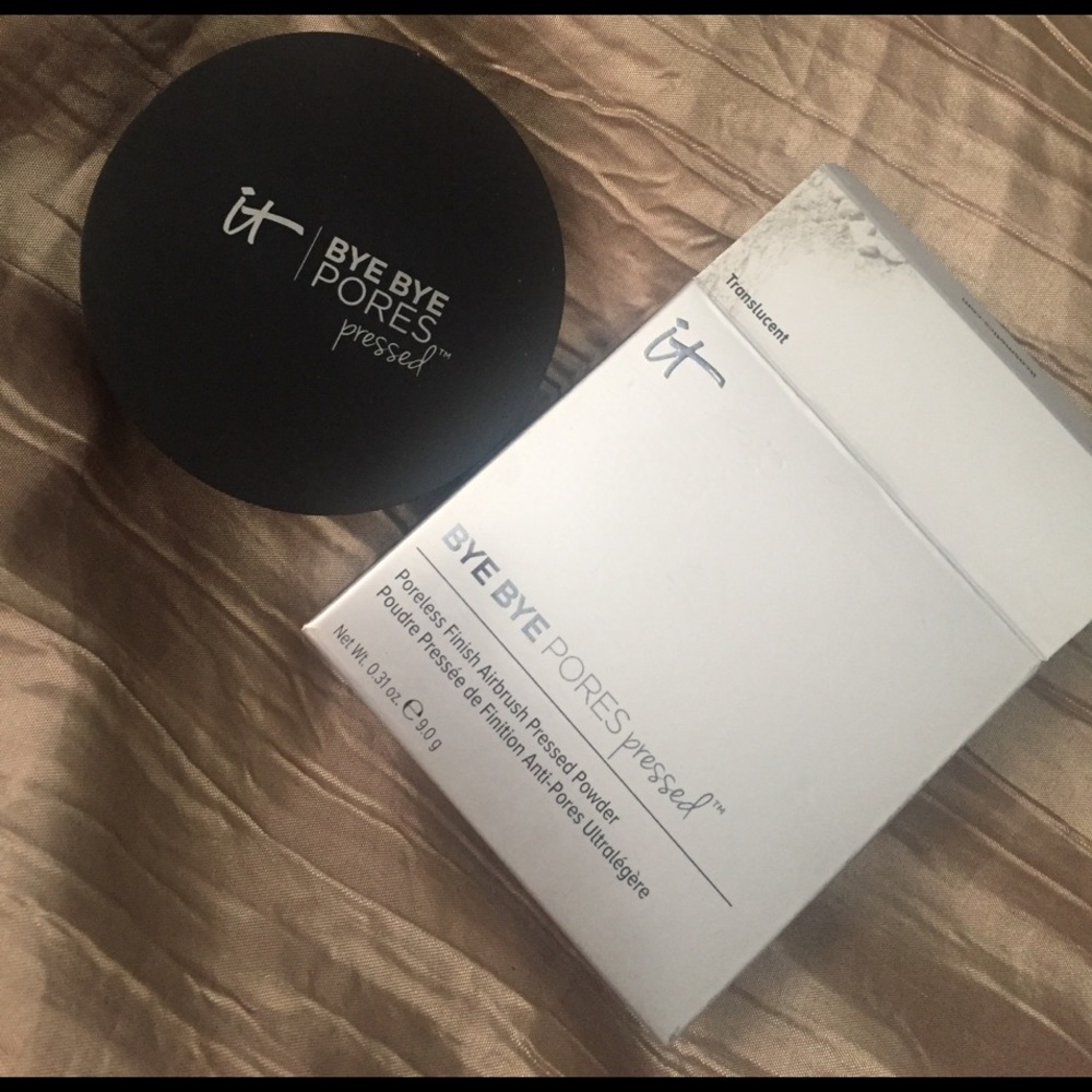 IT Cosmetics Bye Bye Pores Pressed Powder
