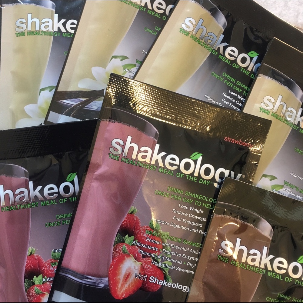 SHAKEOLOGY  6 vanilla - 2 strawberry - 1 chocolate