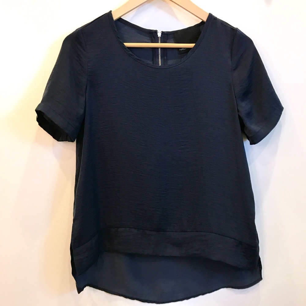 Harlowe & Graham navy hi-low blouse