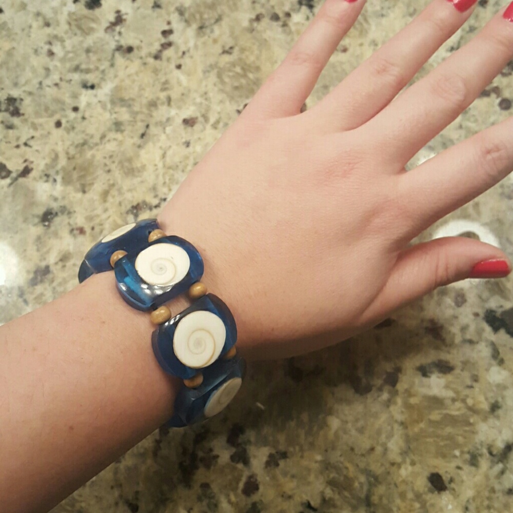 Funky Caribbean shell bracelet - Picture 2 of 2