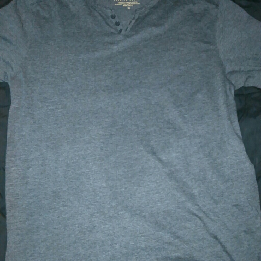 Mens tee shirt NWOT