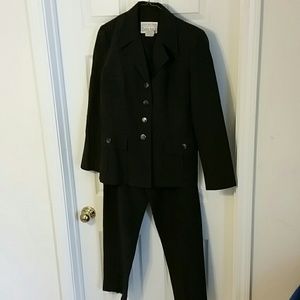 Gray pants suit size 6