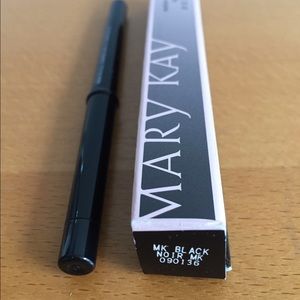 Eyeliner crayon  Color: Black