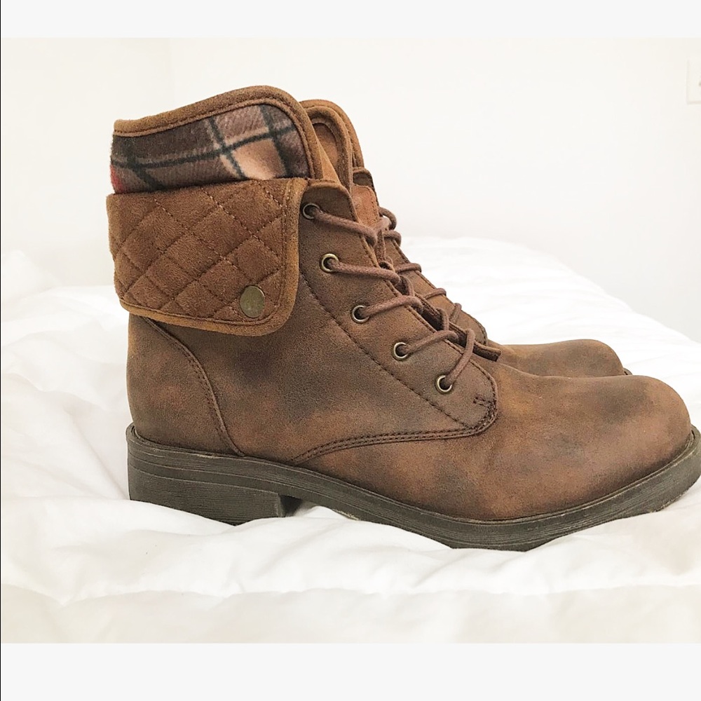 Ankle boots American Eagle