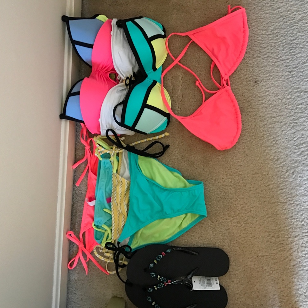 Victorias Secret bathing suit bundle!! Xs/s sizes