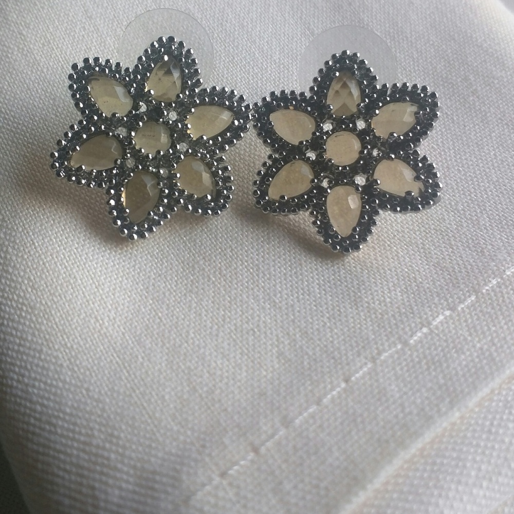 Kendra Scott Polly Stud earrings
