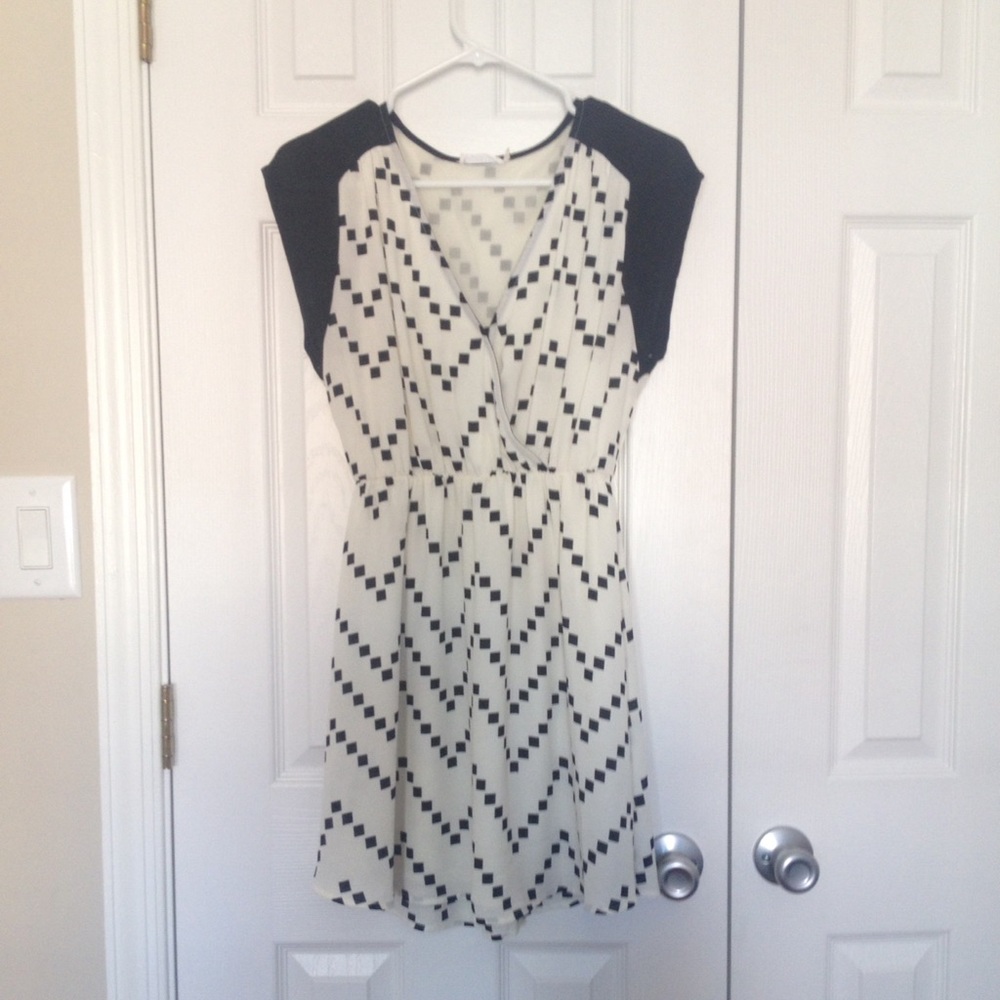 Black and white patterned dress