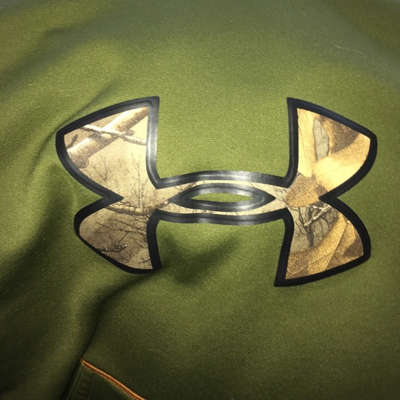 Youth XL Under Armour Hoodie! - Picture 1 of 4