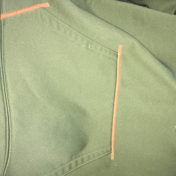 Youth XL Under Armour Hoodie! - Picture 2 of 4