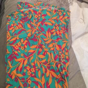 BNWOT lularoe maxi size small
