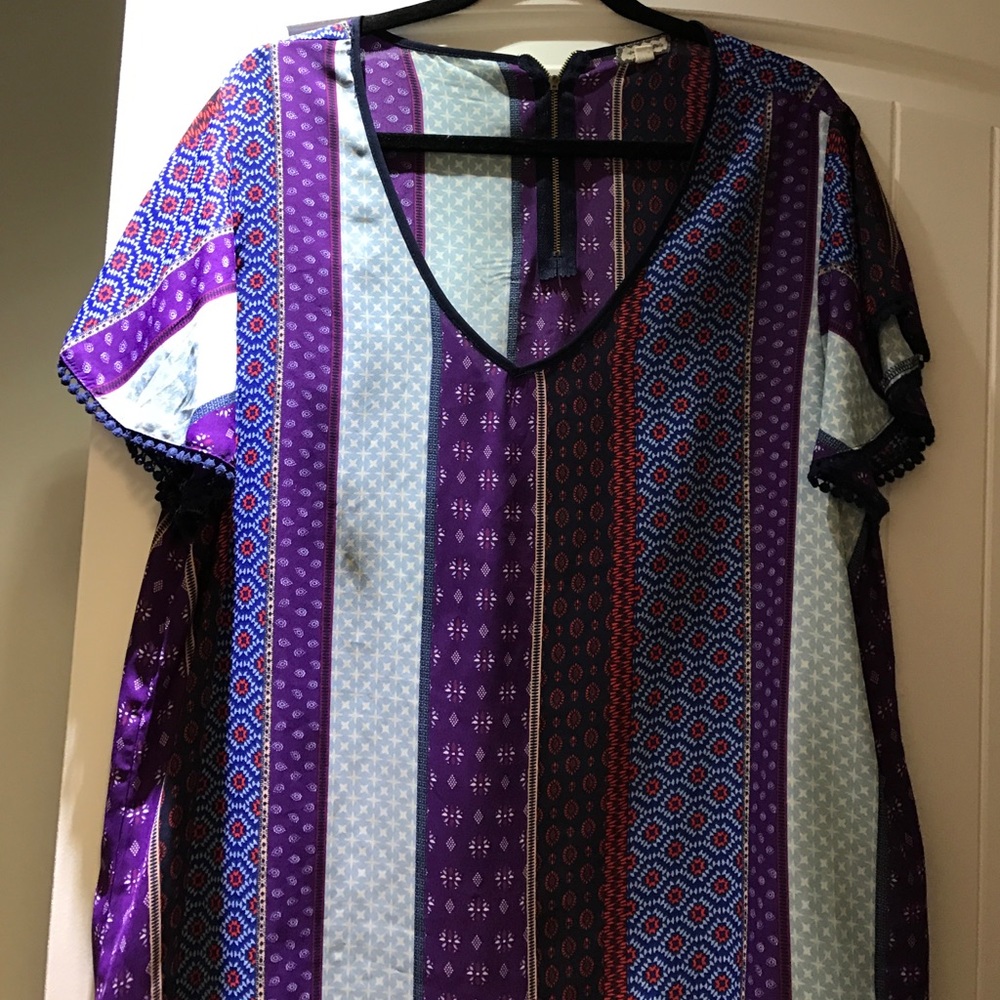 Eyeshadow short sleeve blouse