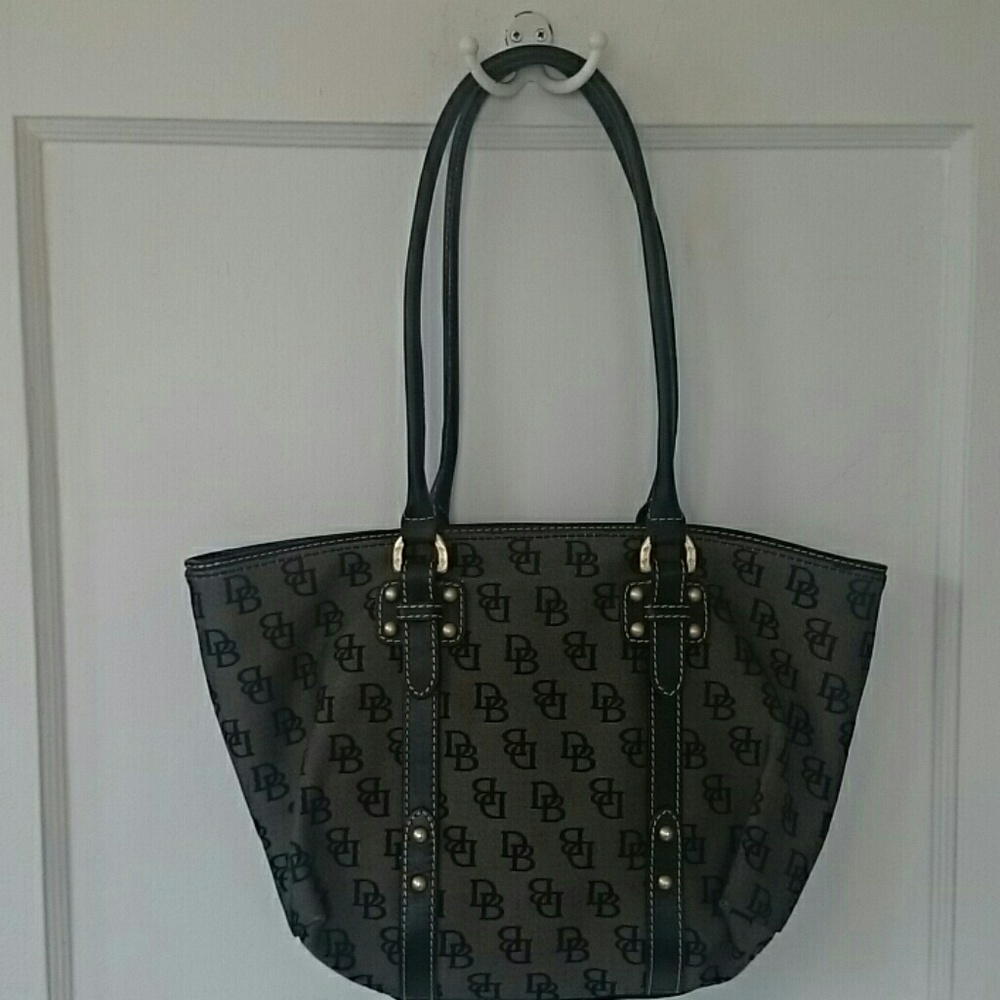 Dooney & Bourke tote