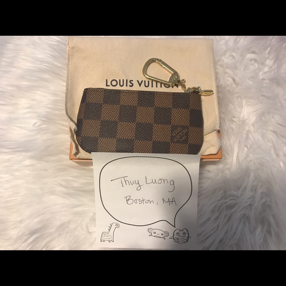 *SOLD*Like new Authentic Louis Vuitton Key Cles