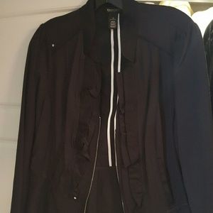 White house / black market