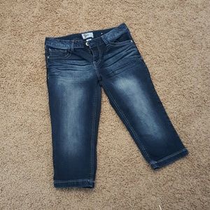 Dark wash Capri pants