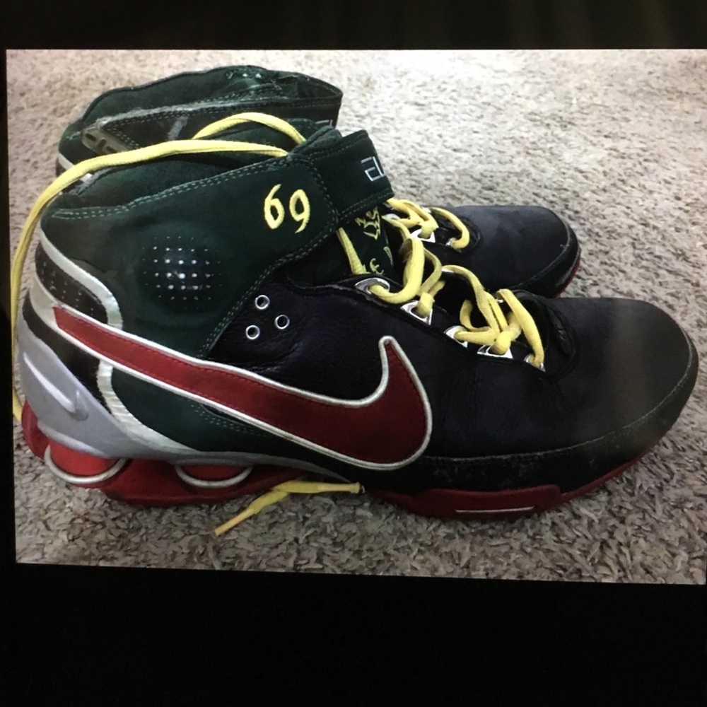 Nike ID Shox size 12