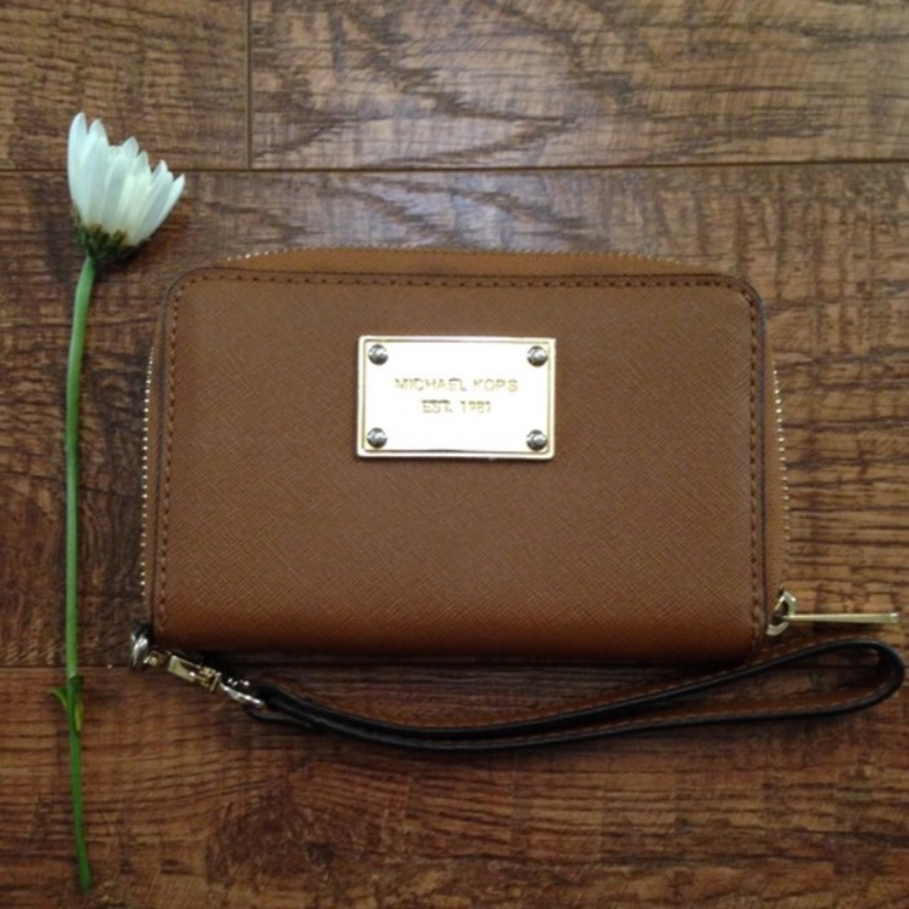 Michael Kors wristlet