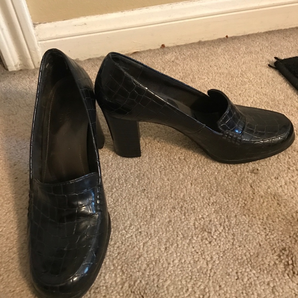 LizClaiborne heels