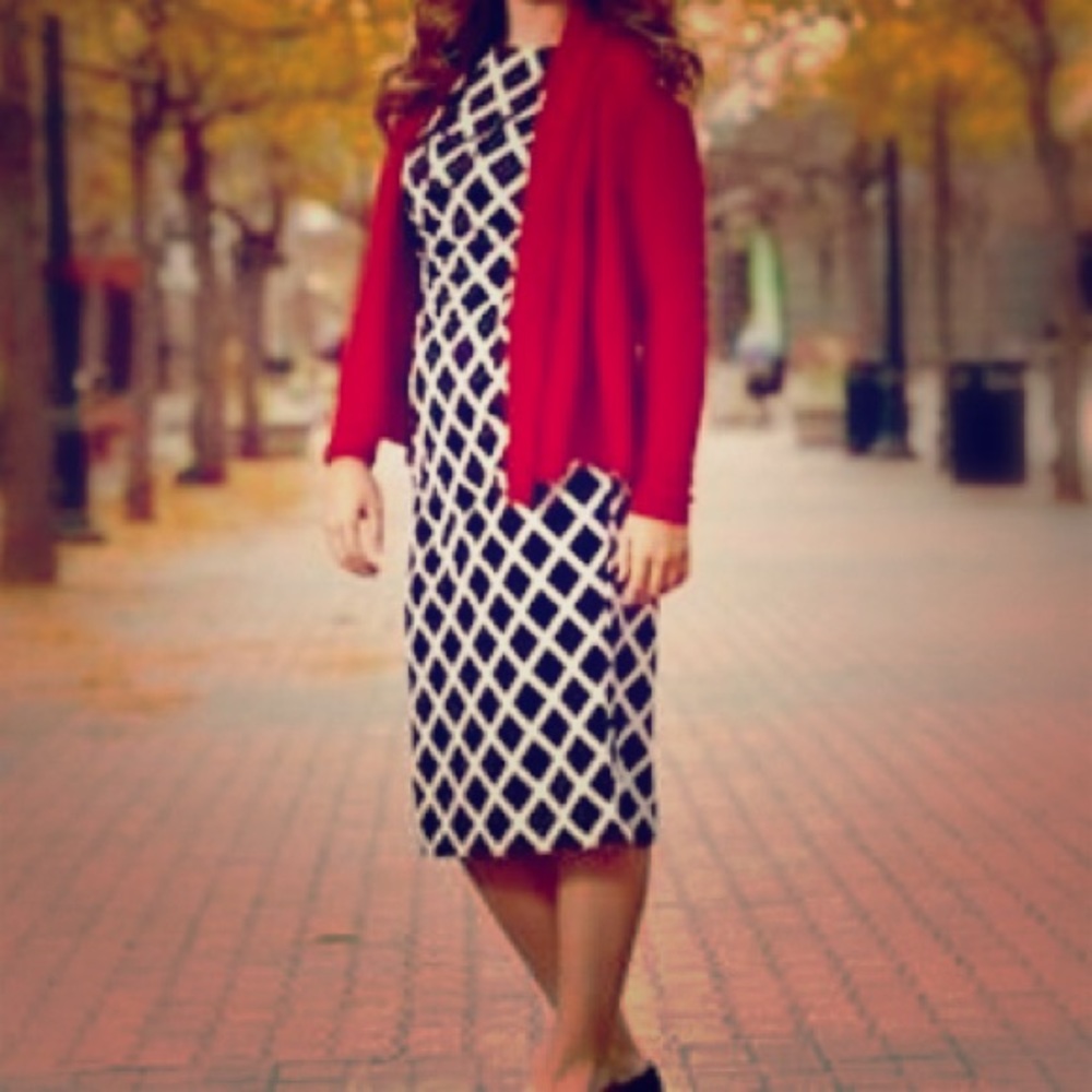 Allez Faire black & white diamond Pattern dress.