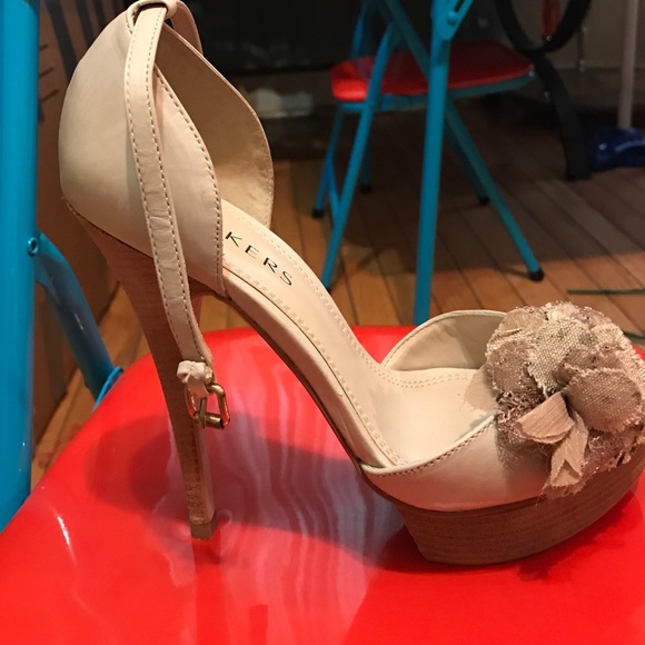 Bakers Open Toe Pumps - Picture 2 of 4