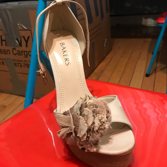 Bakers Open Toe Pumps - Picture 3 of 4