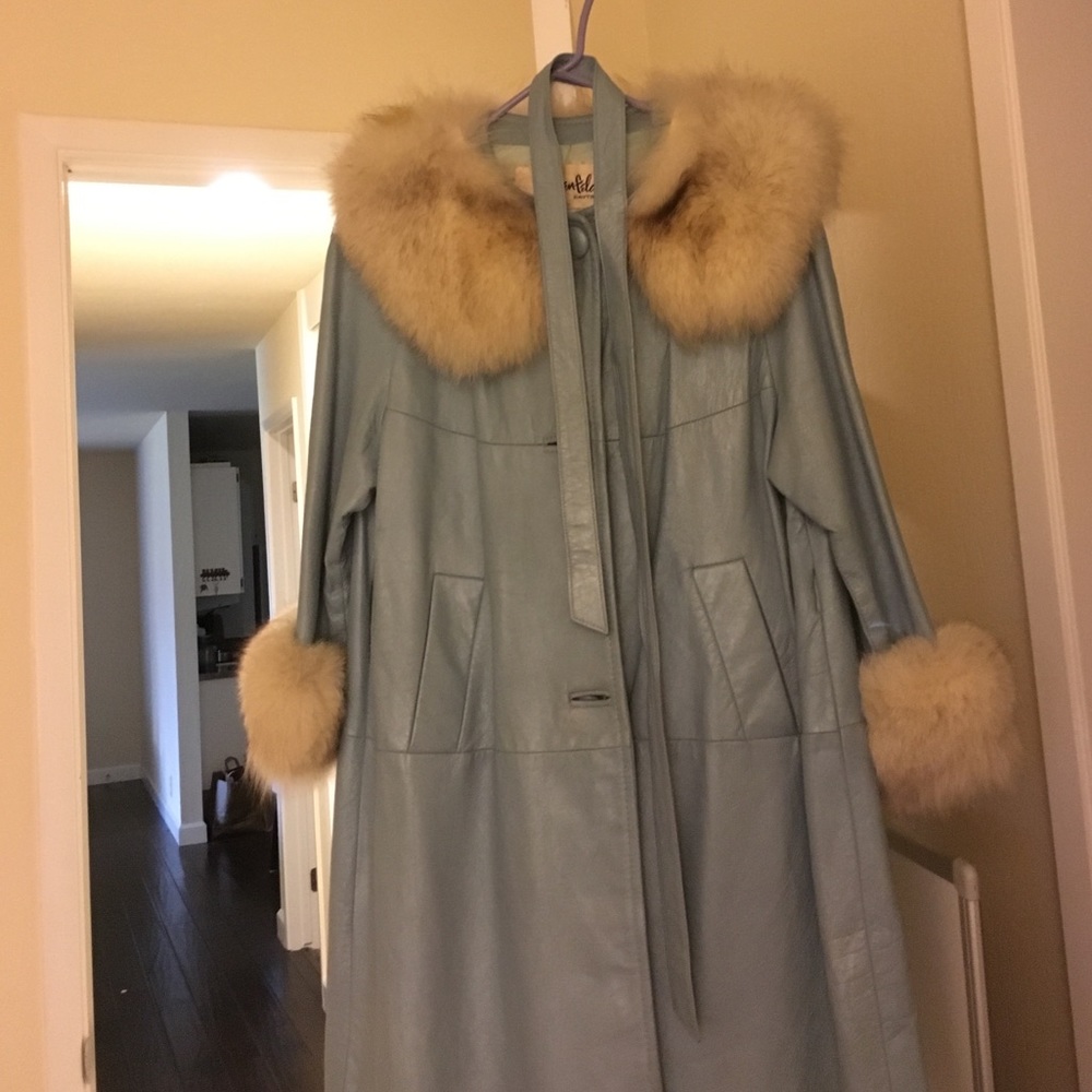 Vintage fur-collar leather coat