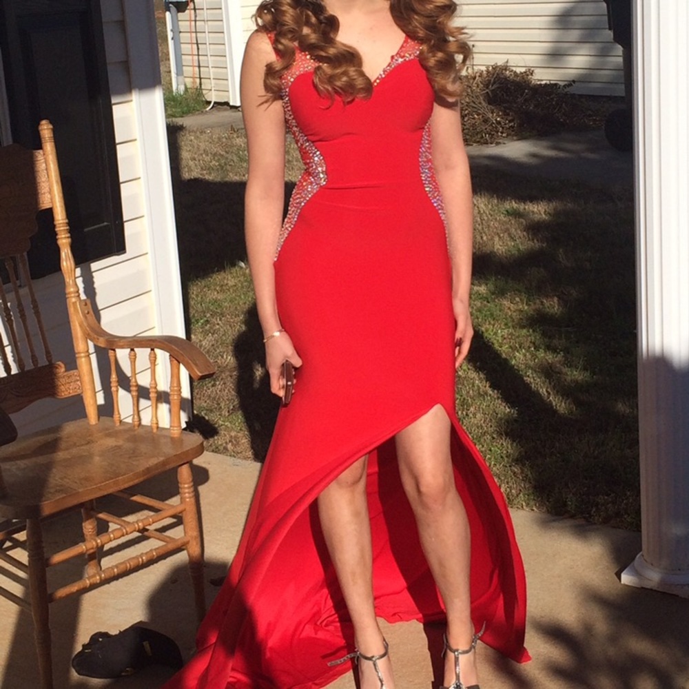 Prom dress - Picture 2 of 8