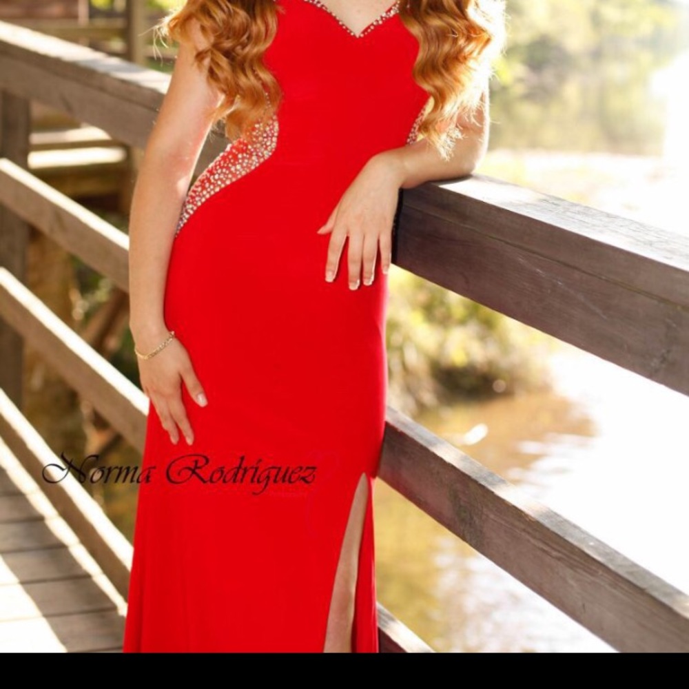 Prom dress - Picture 3 of 8