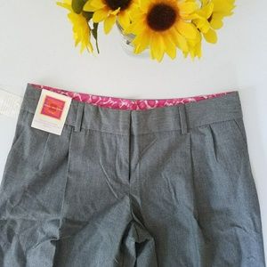 NWT. Berumda Shorts