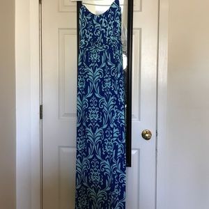 Gorgeous maxi dress perfect for the summer time!