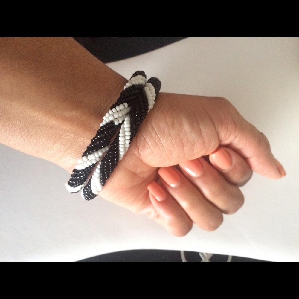 New ✨Beaded Bangle Set of 2!